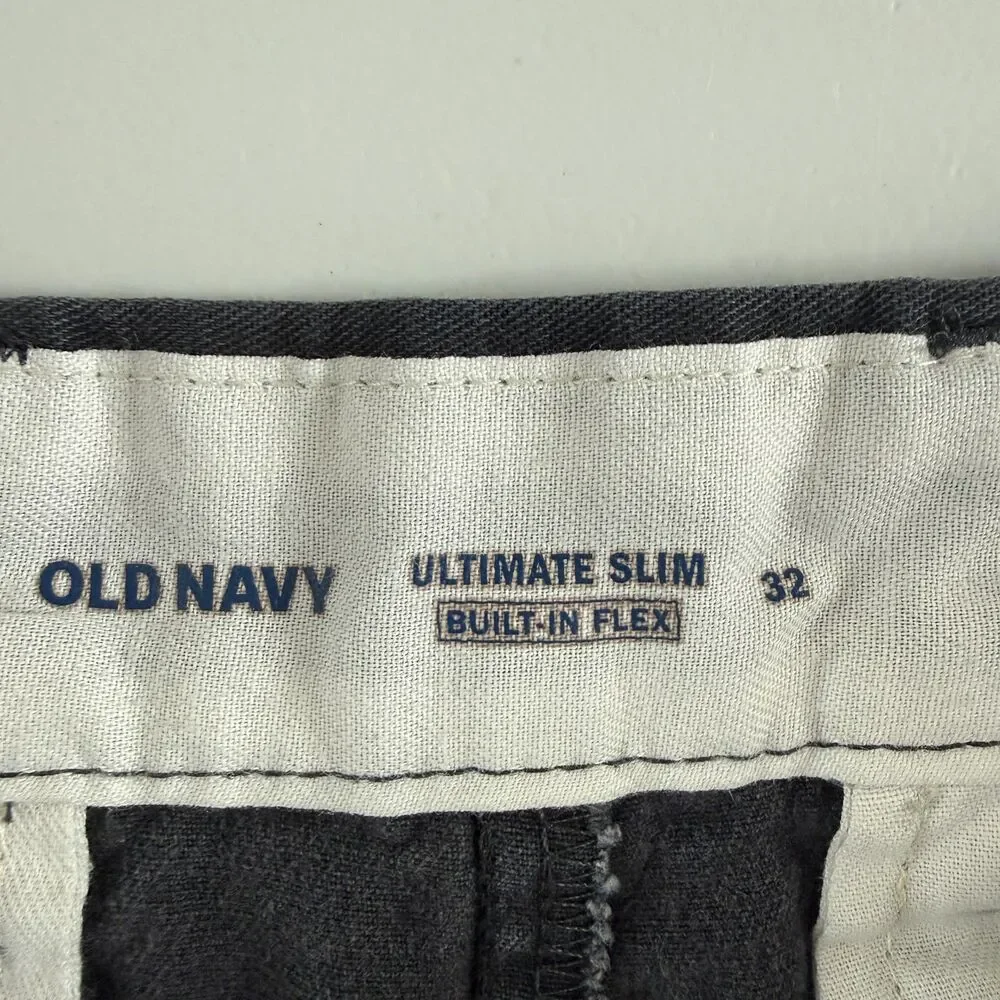 Old Navy Ultimate Slim Built-In Flex Shorts Men's 32 Gray 10 Inseam Chino